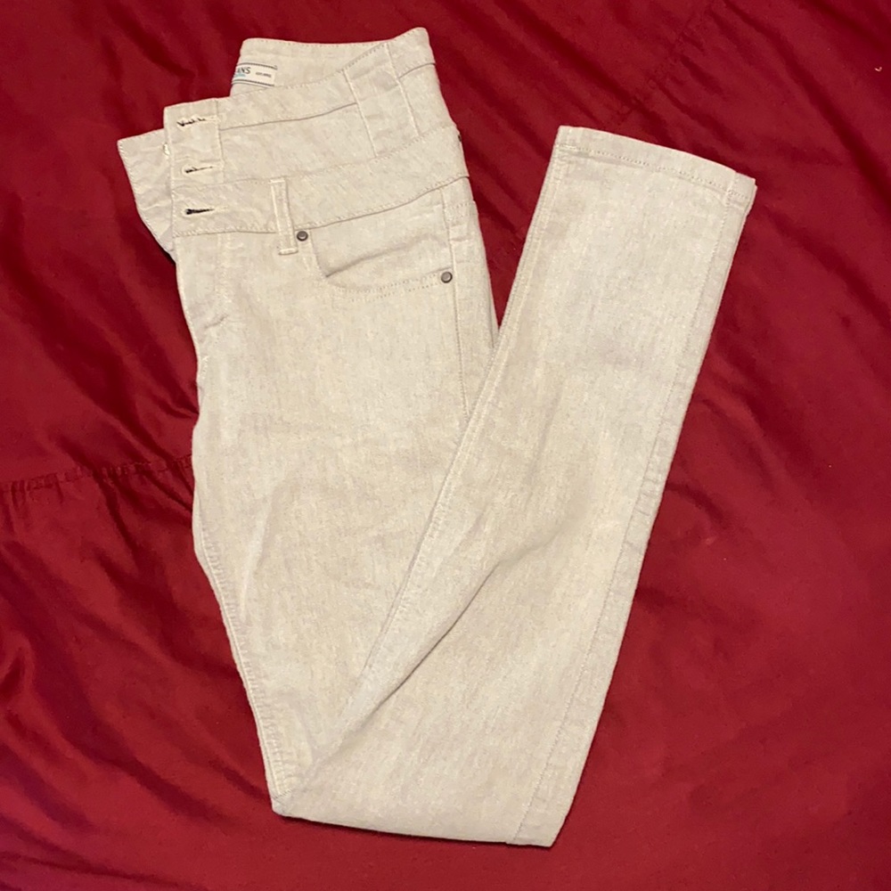 Light gray skinny jeans